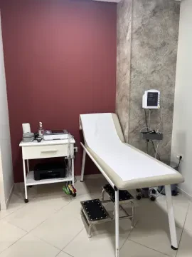 Dr Lamiae Khelifi — Cardiologue
