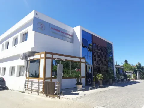 Clinique Dar Essalam