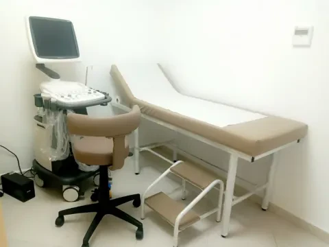 د. عزيب نسرين، طبيبة القلب