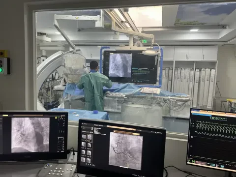 Dr Haloui Marouane - Cardiologue interventionnel