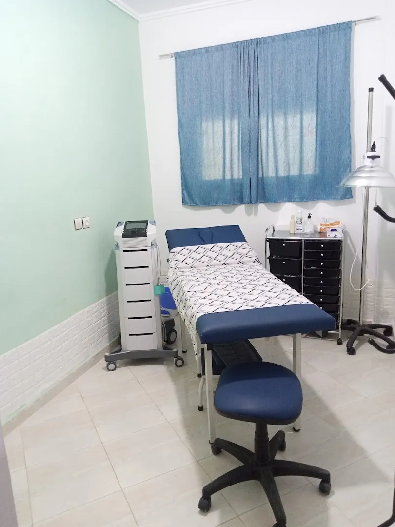 عيادة أيوب للعلاج الطبيعي