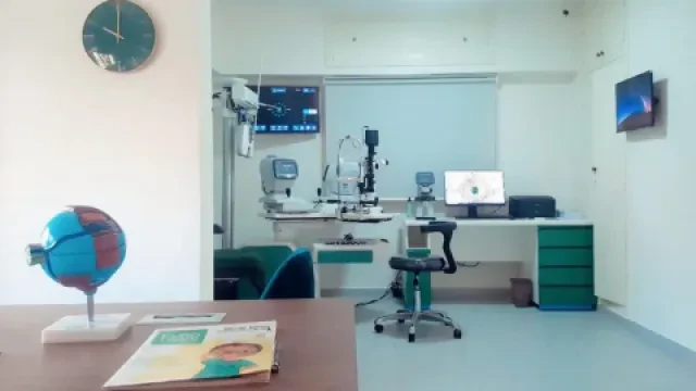 Dr Widad Belaydi — Ophtalmologue