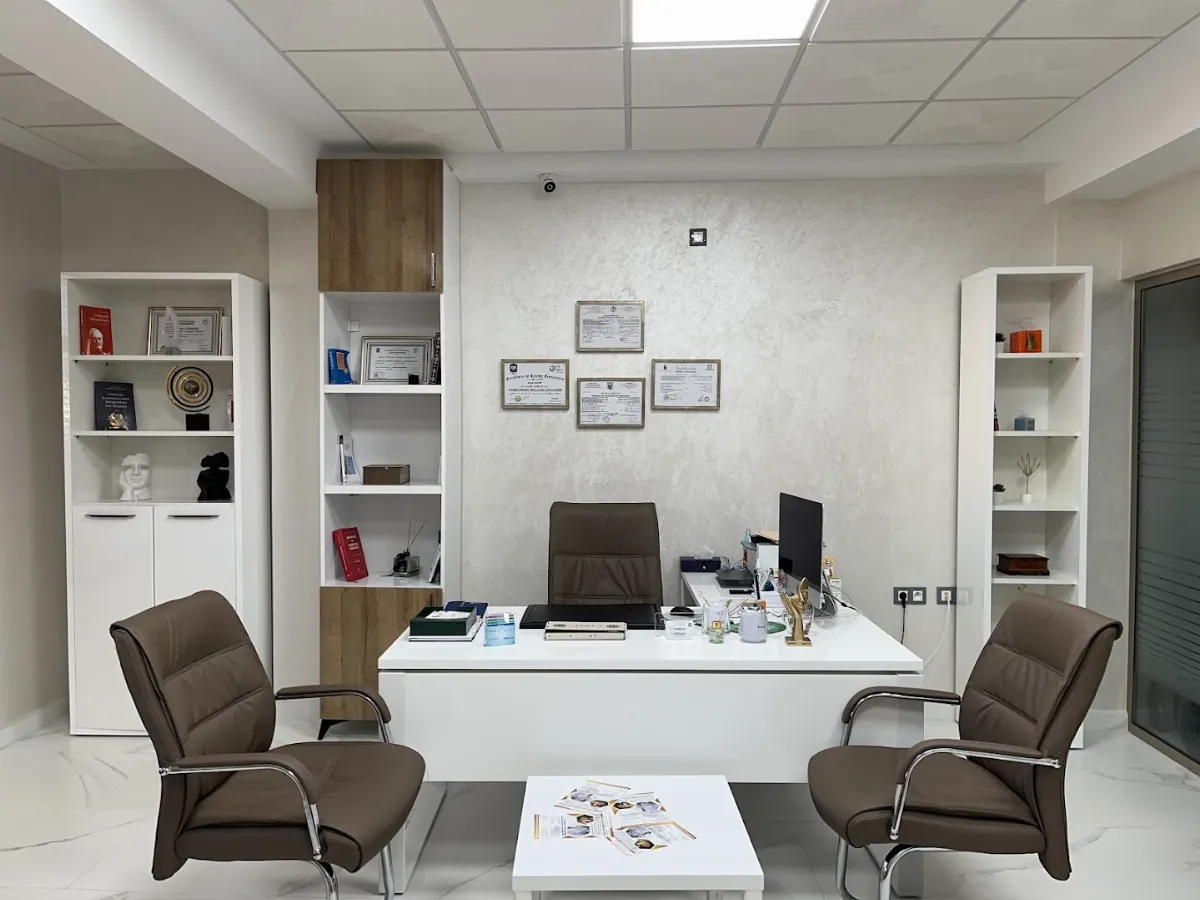 Dr Hayat Hlal — Psychiatre