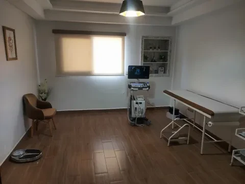 Dr Sara Bouchrit - Gastro-entérologue