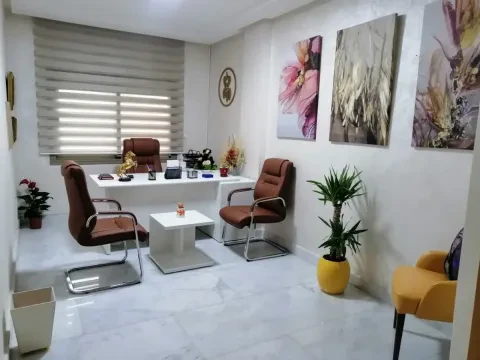 د. حنان الصمود، أخصائية أمراض الكبد والجهاز الهضمي