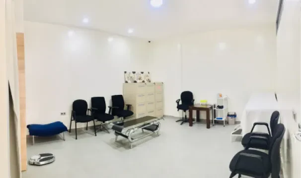 Dr Mohamed Chahid — Neurochirurgien