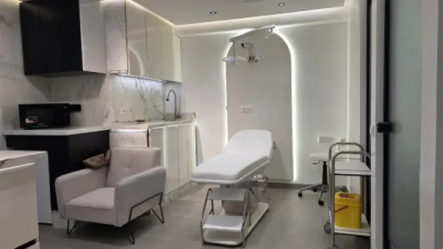 Dr Badr Arjdal - Neurochirurgien à Agadir