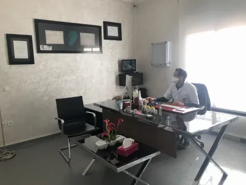 Dr Farid Badri, Pneumologue